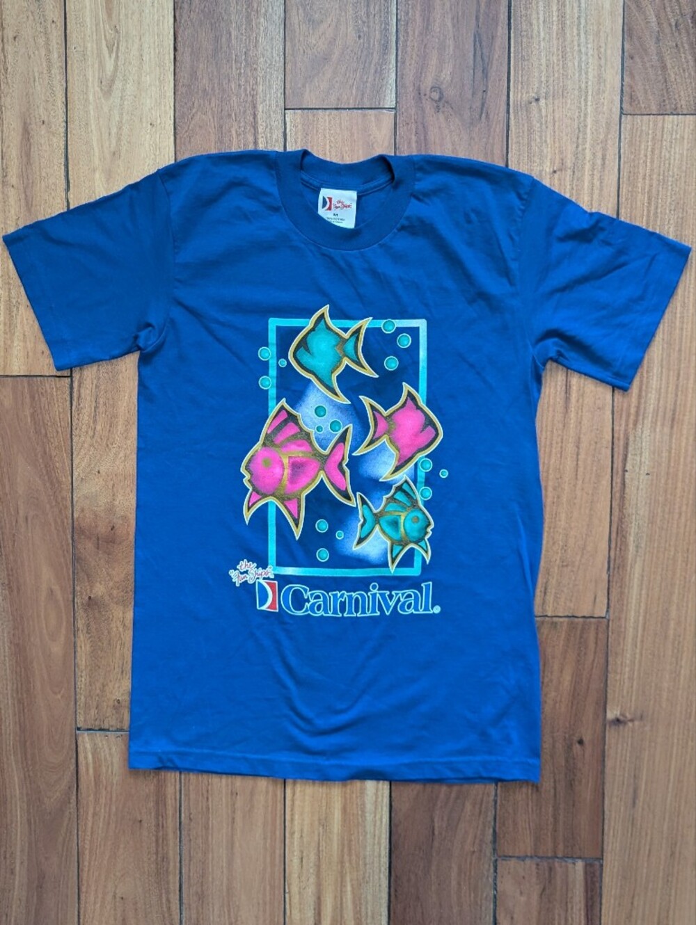 Carnival Cruises Vintage Fish T-shirt (M)